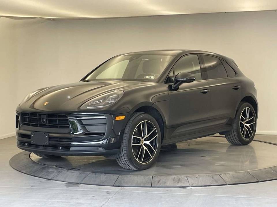 2023 Porsche Macan Base