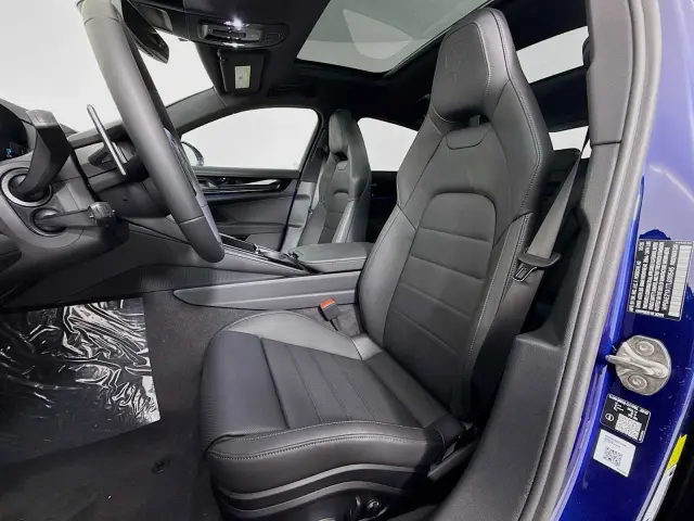 2026 Porsche Panamera 4 E-Hybrid - Photo 38
