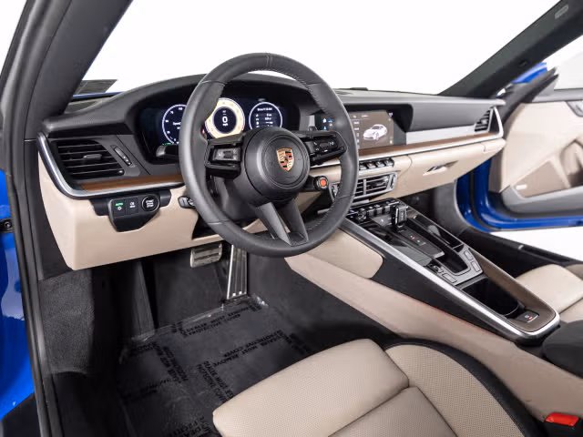 2025 Porsche 911 - Photo 26