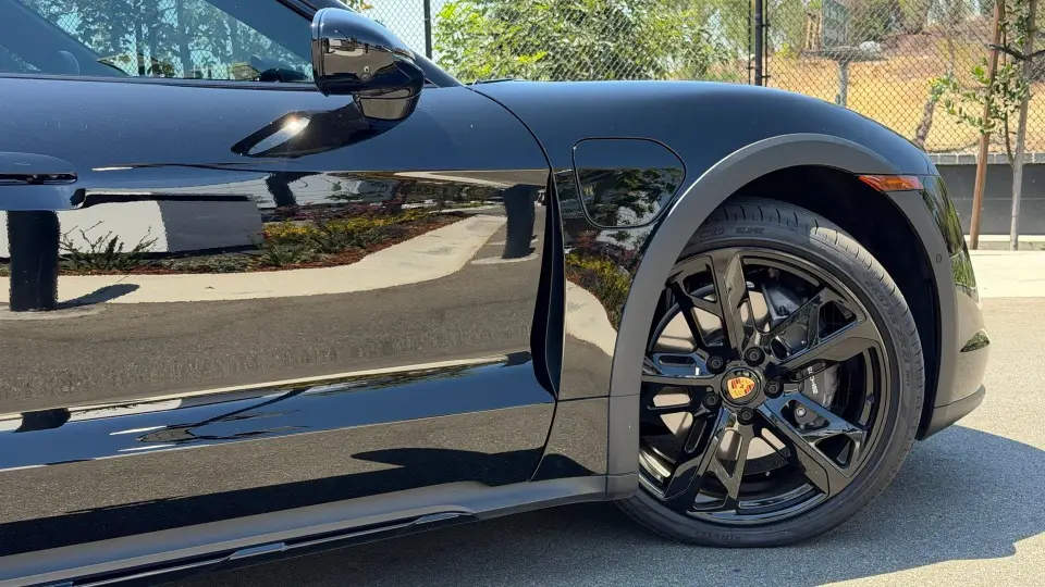 2023 Porsche Taycan 31