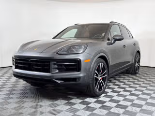 2025 Porsche Cayenne S's photo