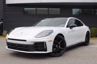 2025 Porsche Panamera 4's photo