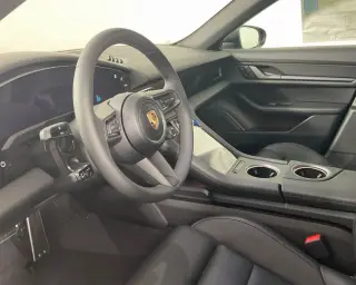 2025 Porsche Taycan Base - Photo 29