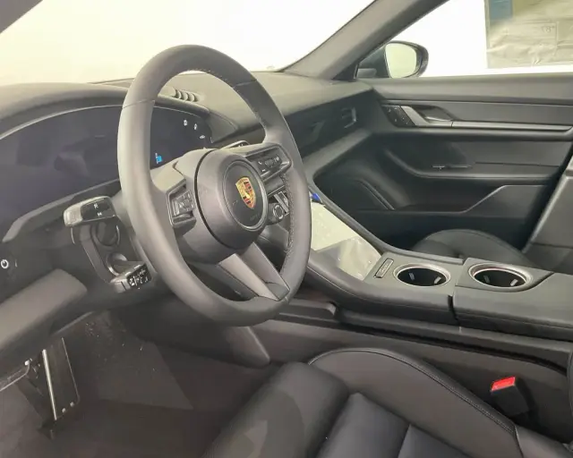 2025 Porsche Taycan Base - Photo 30