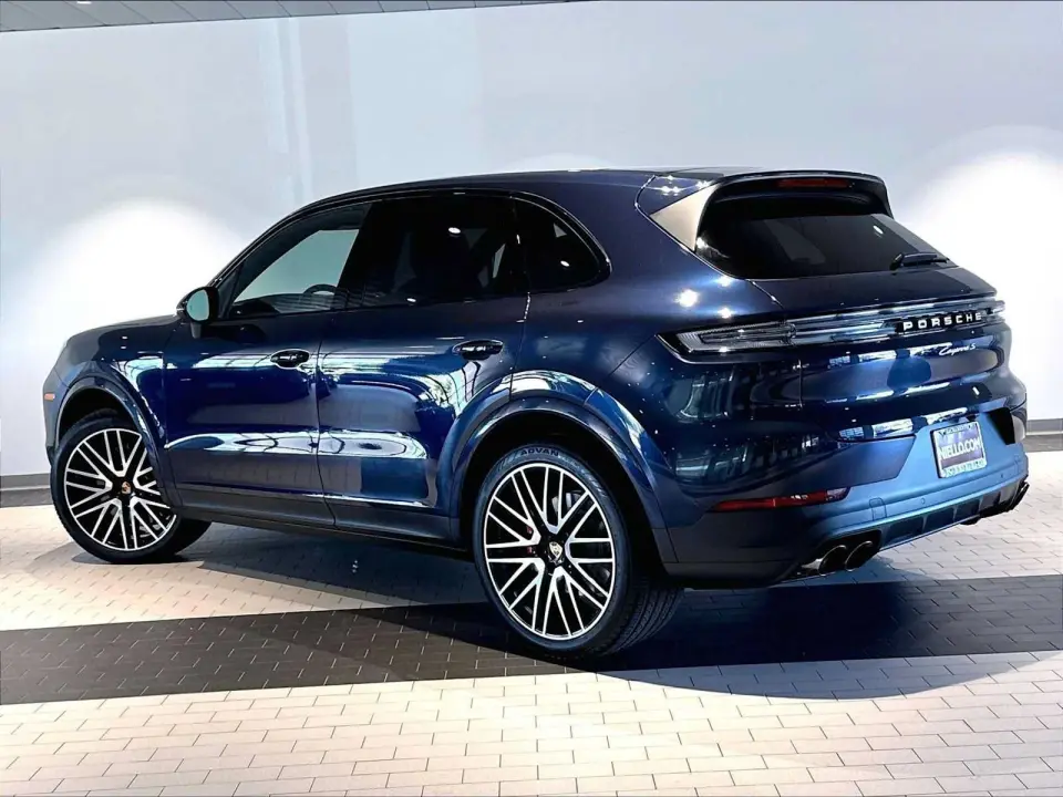 2025 Porsche Cayenne S - Photo 23