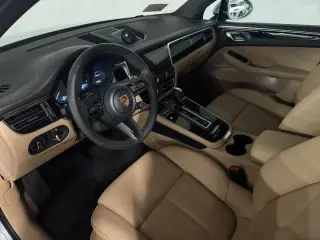 2026 Porsche Macan T - Photo 29