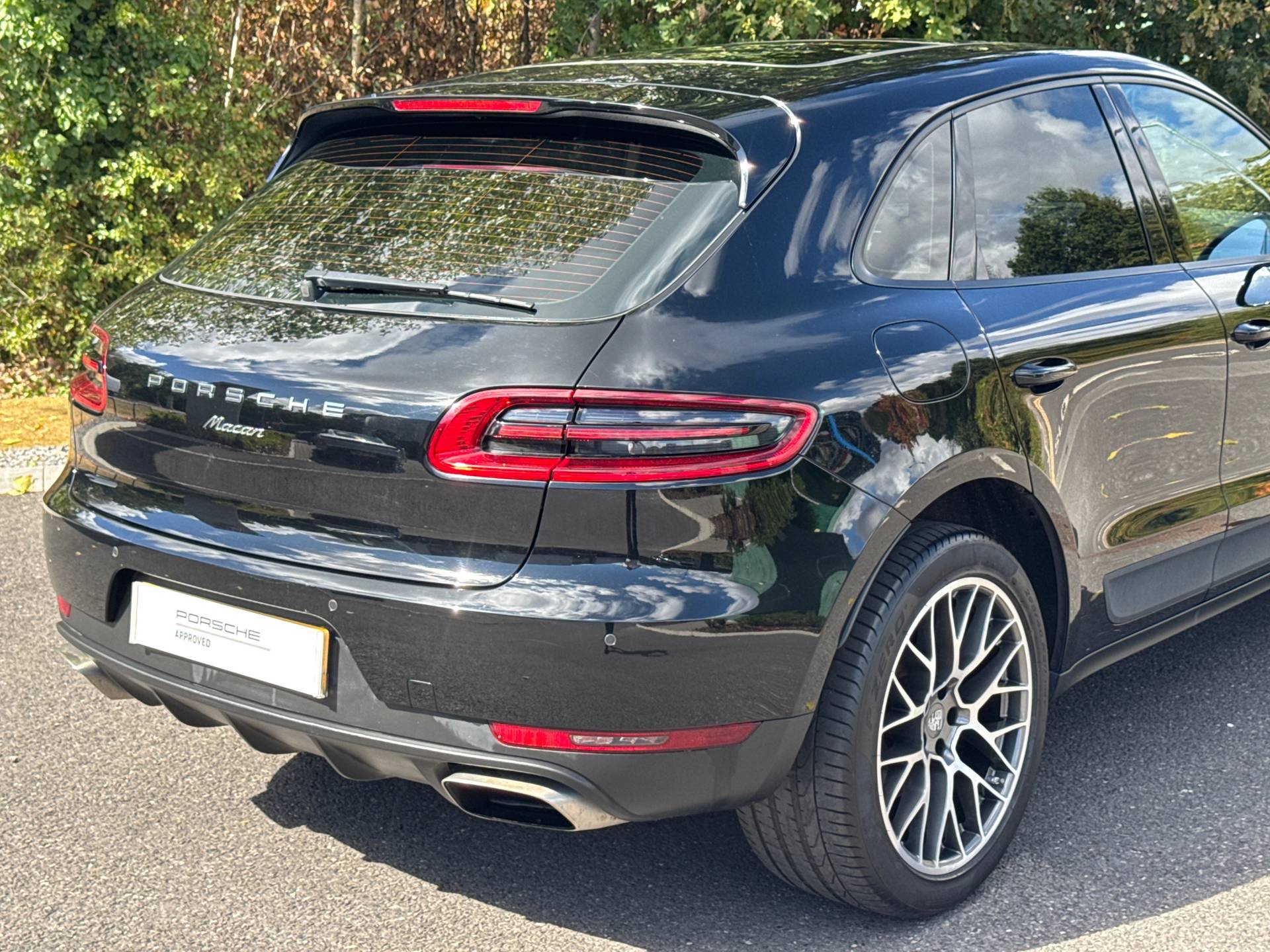 Macan, photo 37 of 37