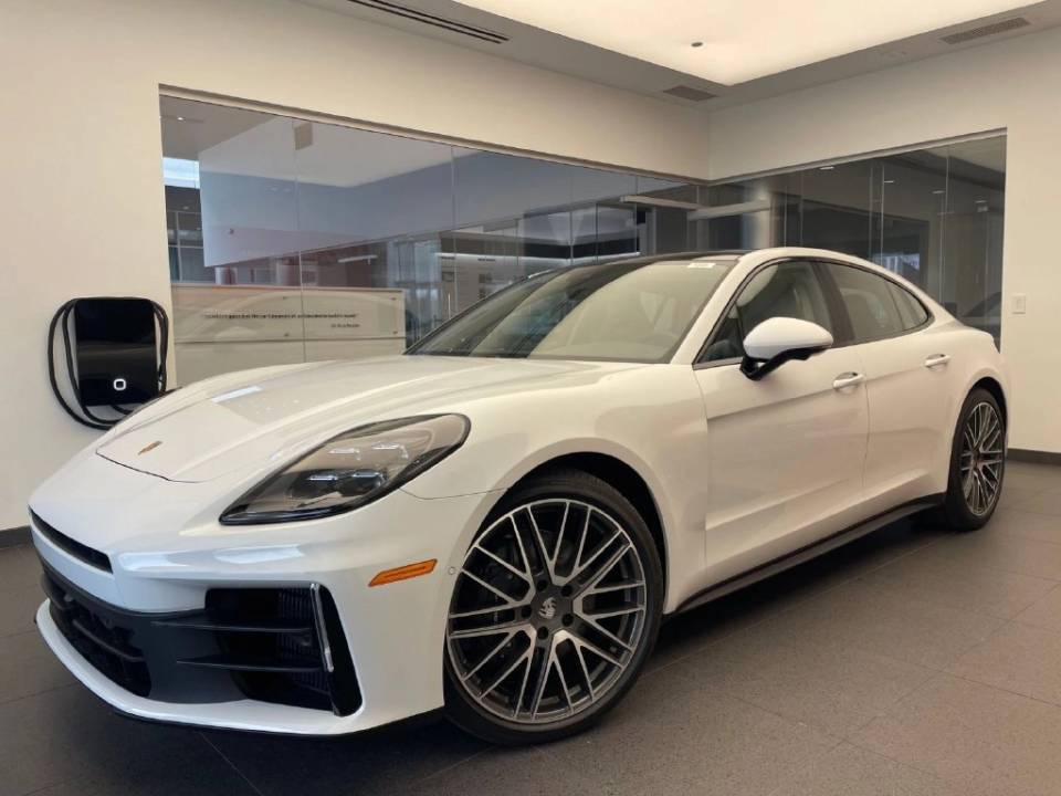 2026 Porsche Panamera Base