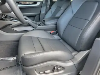 2025 Porsche Cayenne Base - Photo 37
