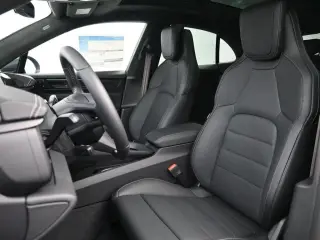 2026 Porsche Macan Turbo Electric - Photo 37