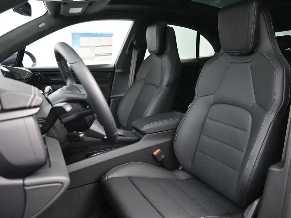 2026 Porsche Macan Turbo Electric - Photo 39