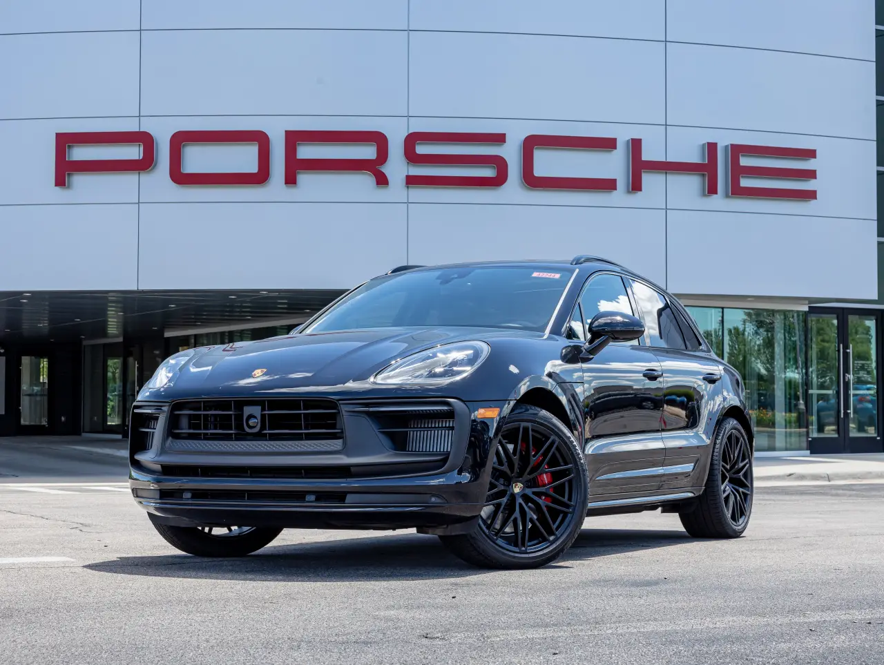 2026 Porsche Macan GTS - Photo 8