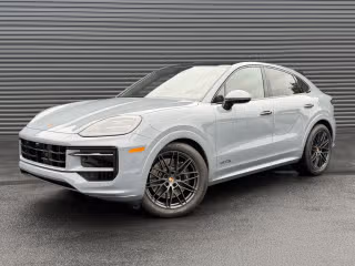 2025 Porsche Cayenne GTS's photo