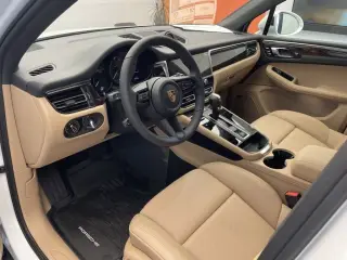 2025 Porsche Macan Base - Photo 29