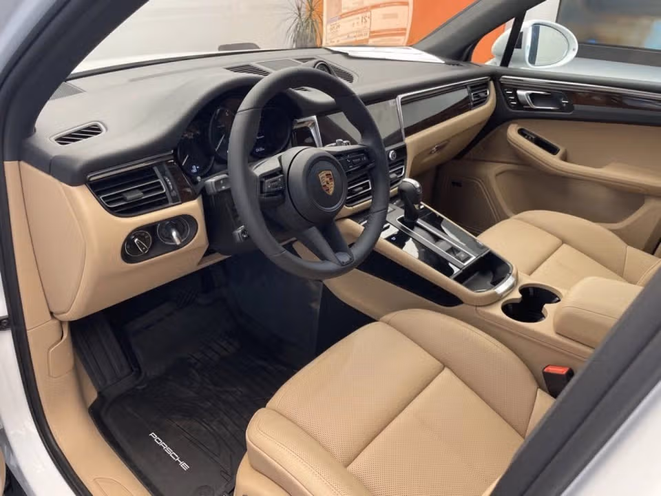 2025 Porsche Macan Base - Photo 27
