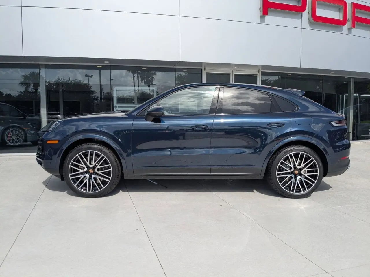 2025 Porsche Cayenne Coup E-Hybrid - Photo 16