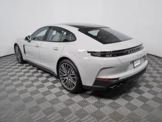 2026 Porsche Panamera Base - Photo 17