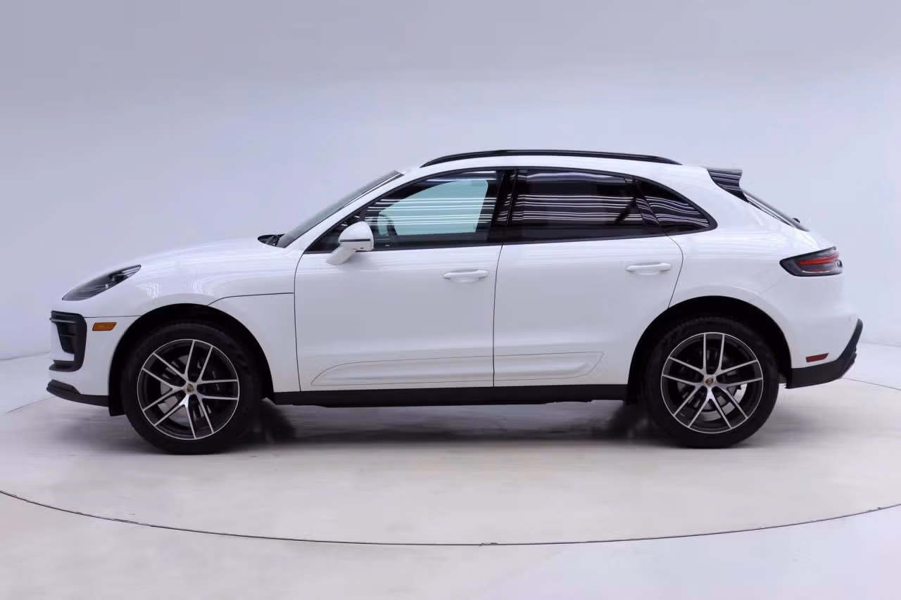 2025 Porsche Macan Base - Photo 12