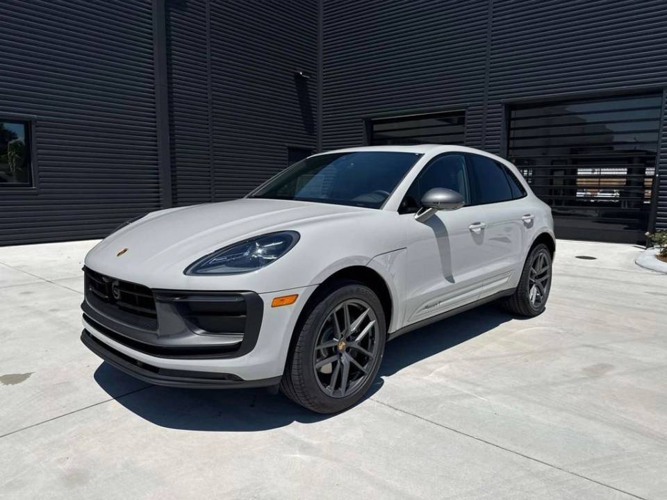 2026 Porsche Macan