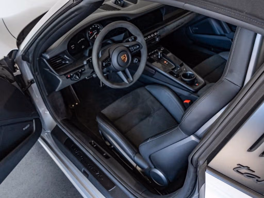 2024 Porsche 911 GTS - Photo 28