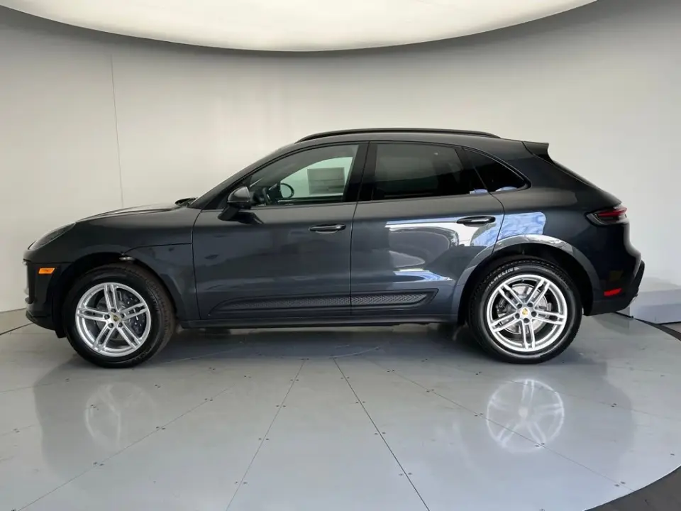 2026 Porsche Macan T - Photo 15