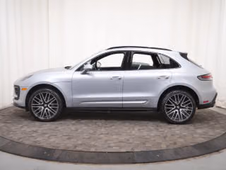 2026 Porsche Macan T - Photo 9