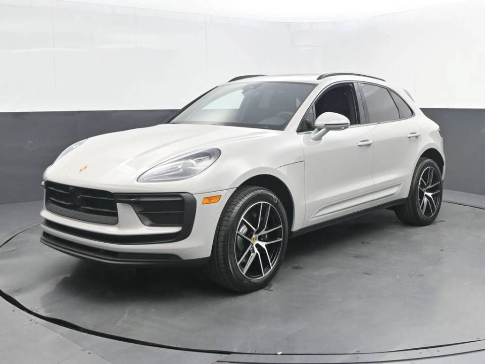 2026 Porsche Macan T