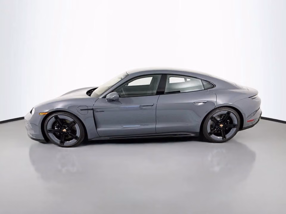 2026 Porsche Taycan GTS - Photo 11