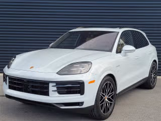 2025 Porsche Cayenne E-Hybrid's photo