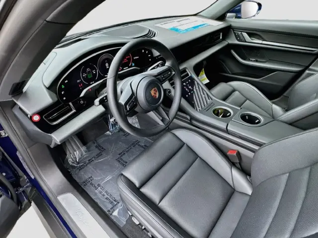 2026 Porsche Taycan Base - Photo 30
