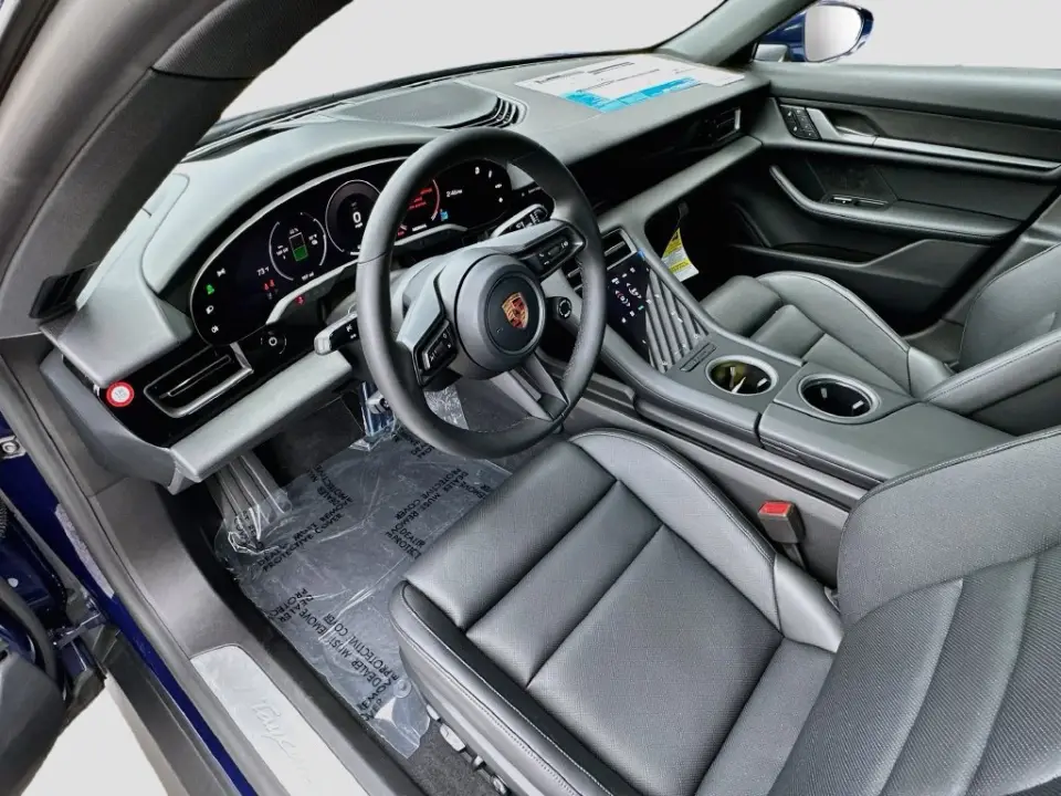2026 Porsche Taycan Base - Photo 31