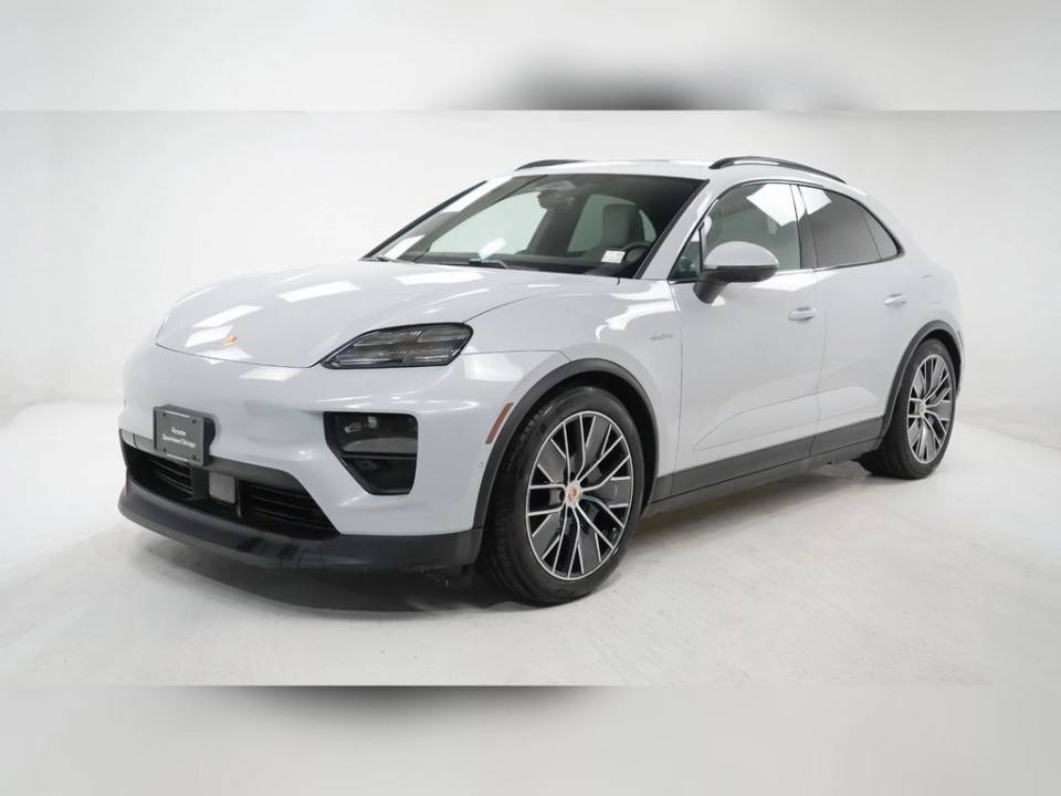 2025 Porsche Macan Base