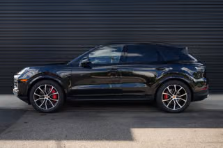 2026 Porsche Cayenne S E-Hybrid - Photo 9