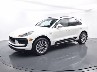 2022 Porsche Macan -'s photo