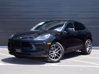 2025 Porsche Macan's photo