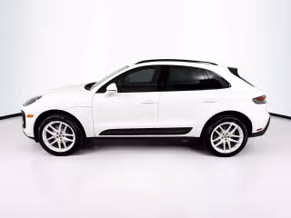 2026 Porsche Macan T - Photo 9