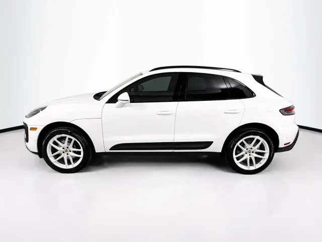 2026 Porsche Macan T - Photo 14