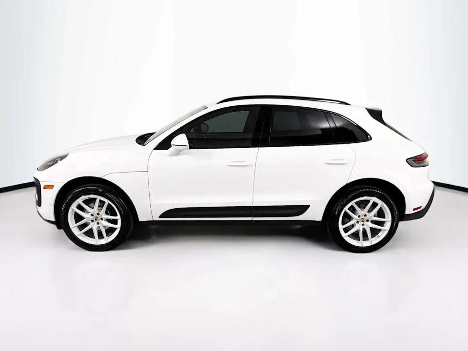 2026 Porsche Macan T - Photo 15