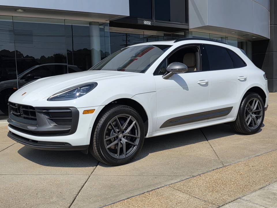 2025 Porsche Macan T