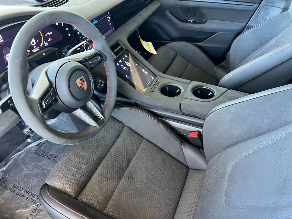 2026 Porsche Taycan GTS - Photo 31