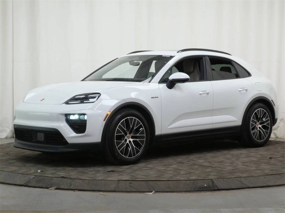 2026 Porsche Macan Base