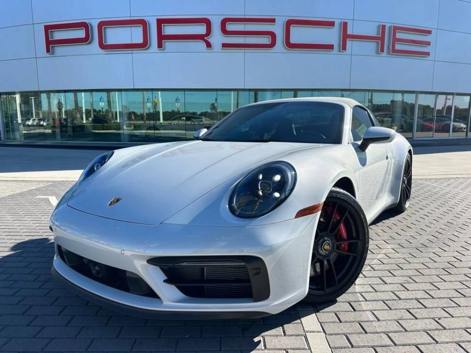 2024 Porsche 911 GTS