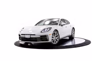 2024 Porsche Panamera 4's photo