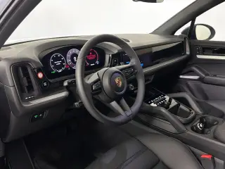 2025 Porsche Cayenne Base - Photo 29