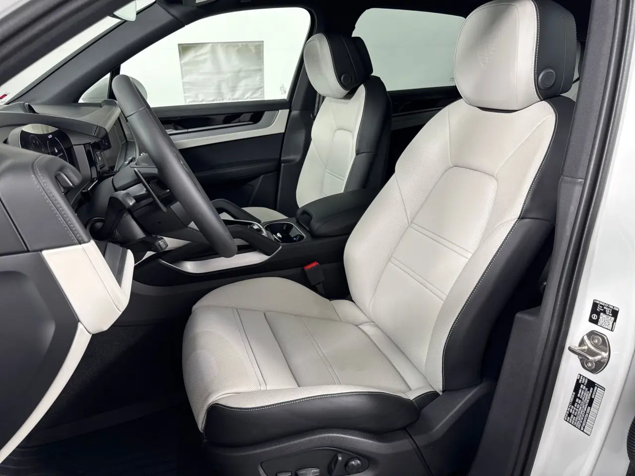 2026 Porsche Cayenne E-Hybrid - Photo 40