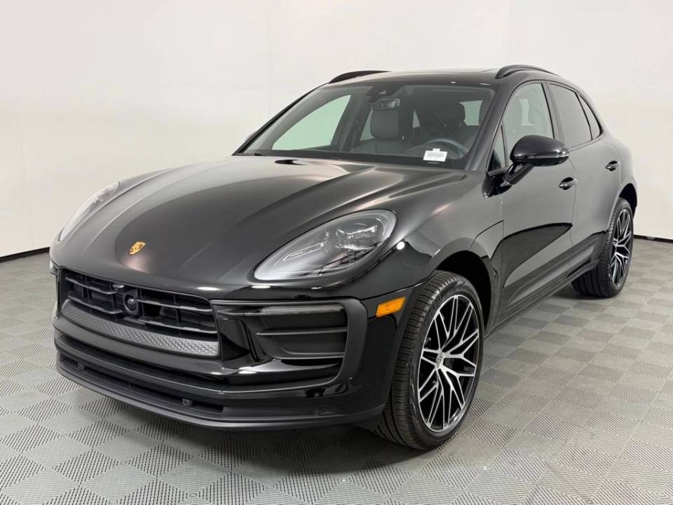 2026 Porsche Macan Base
