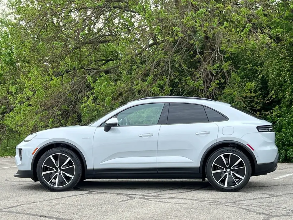 2026 Porsche Macan Base - Photo 15