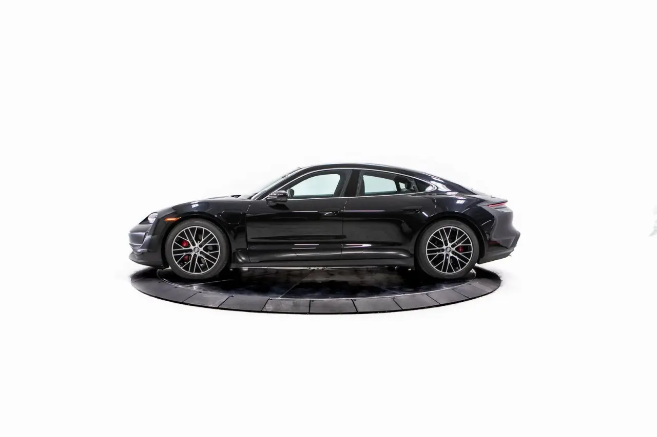 2022 Porsche Taycan S - Photo 16