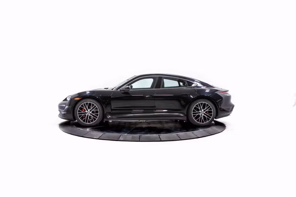 2022 Porsche Taycan S - Photo 11