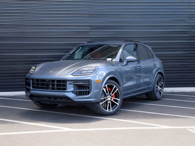 2026 Porsche Cayenne S - Photo 2